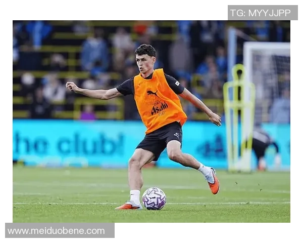 菲尔·福登：天赋与努力的完美结合，如何在曼城崭露头角并成为英格兰新星